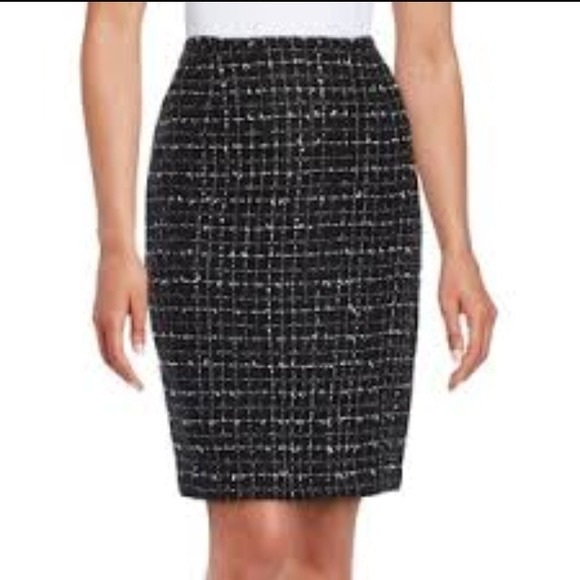 Karl Lagerfeld Paris Black Notched Collar Tweed Suit Skirt Set - Picture 4 of 16